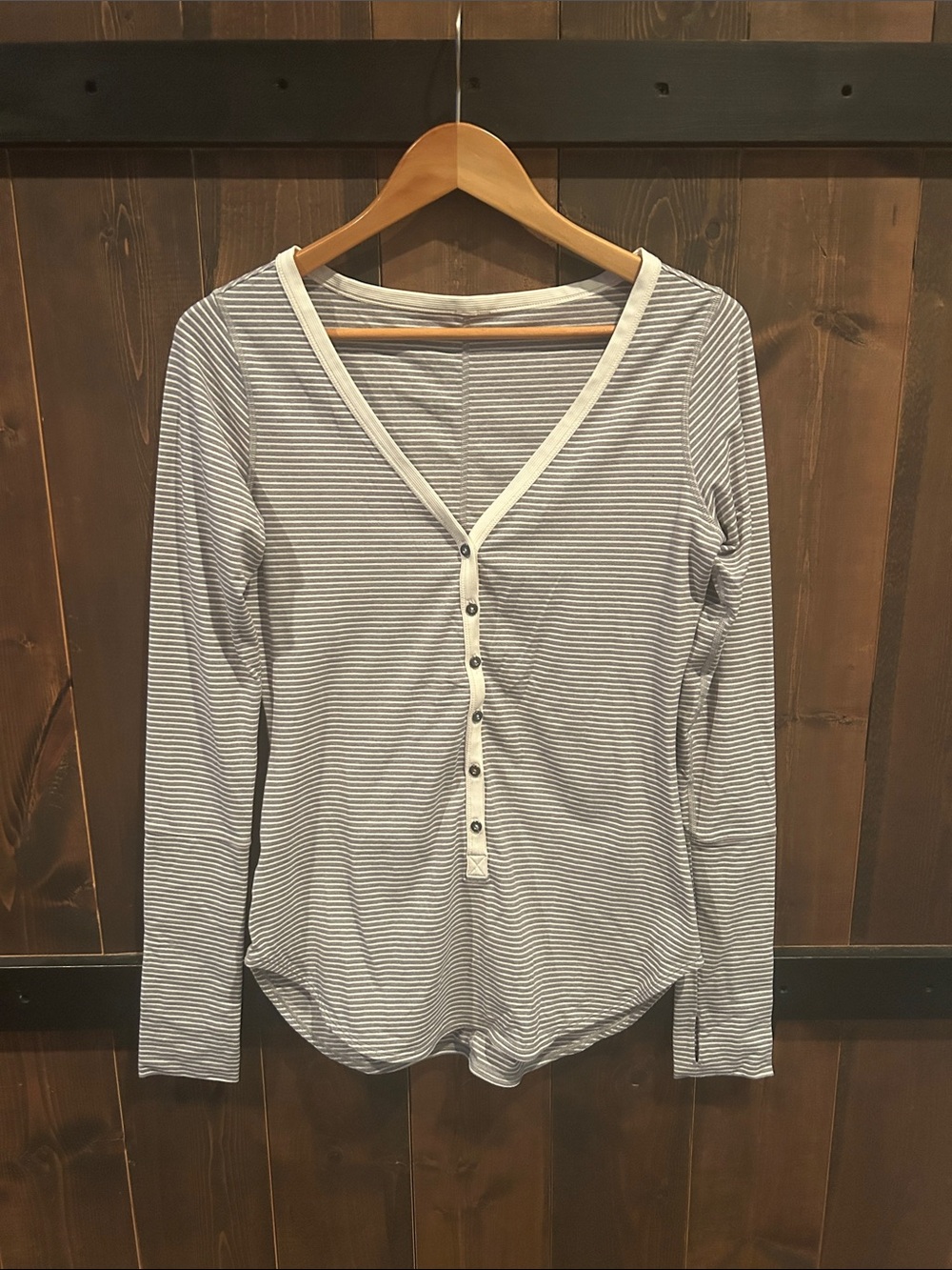 Lululemon Awesoma  Henley Striped Long-Sleeve Top  Women’s Size 6